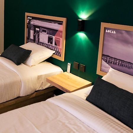 Lokal Rooms X Gulberg ラホール エクステリア 写真