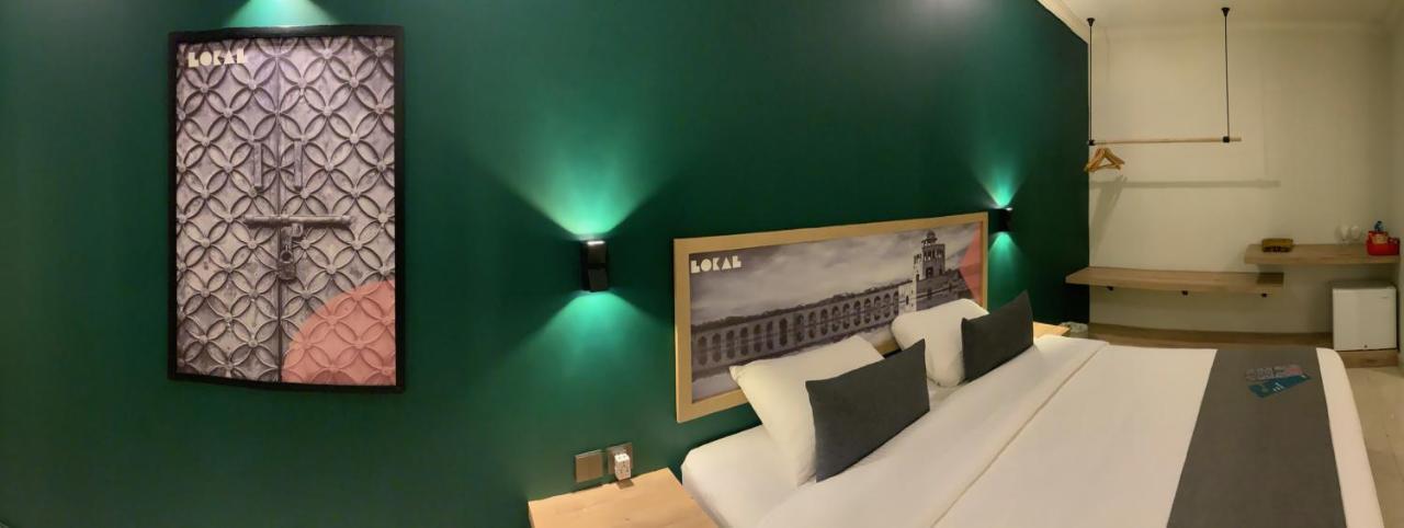 Lokal Rooms X Gulberg ラホール エクステリア 写真