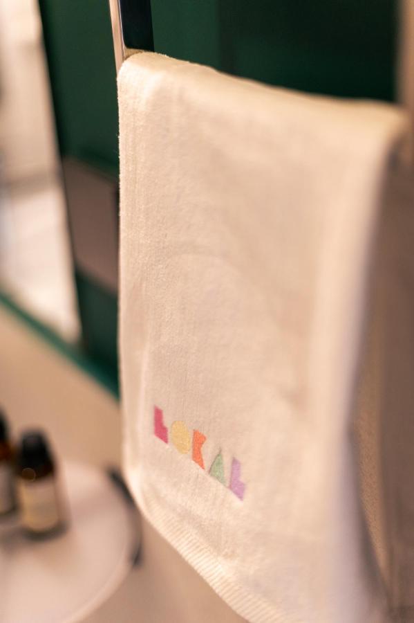 Lokal Rooms X Gulberg ラホール エクステリア 写真