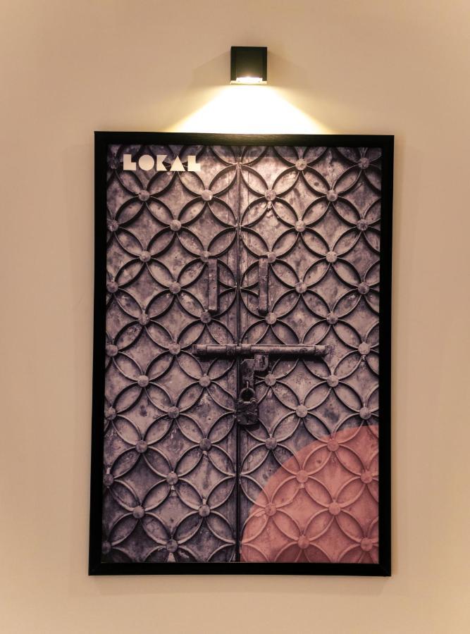 Lokal Rooms X Gulberg ラホール エクステリア 写真