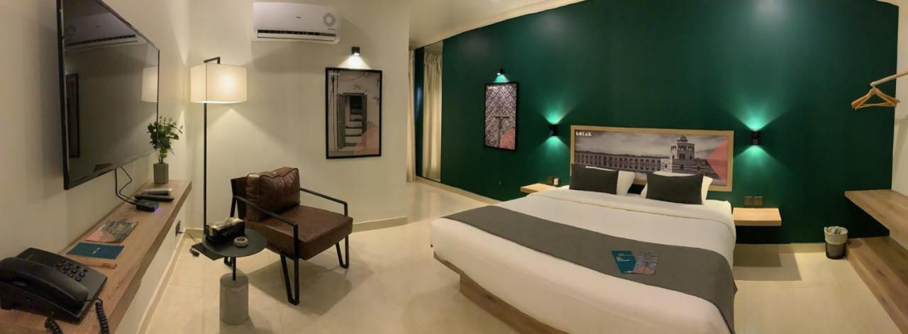 Lokal Rooms X Gulberg ラホール エクステリア 写真