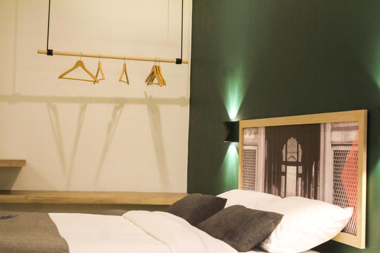 Lokal Rooms X Gulberg ラホール エクステリア 写真